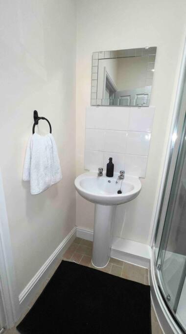 2 Bedroom Apartment With Balcony Oxford Exterior foto